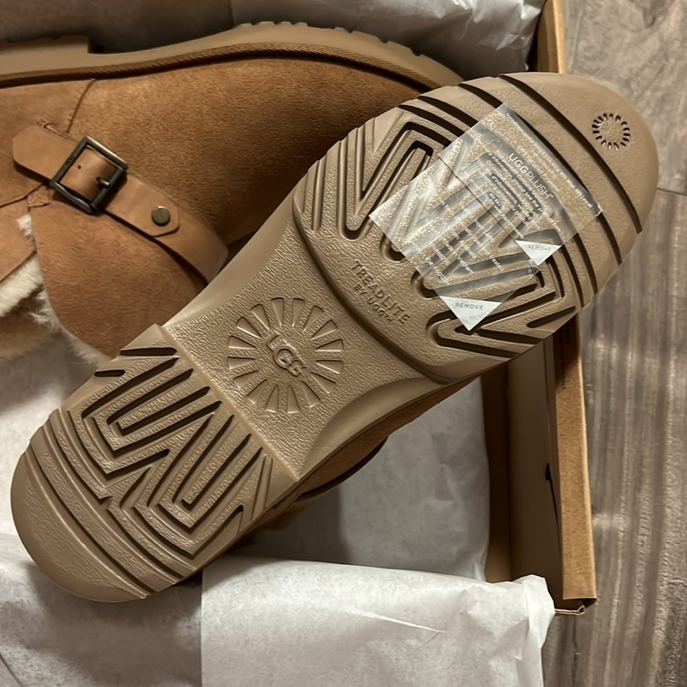 🔥🔥UGG Romely Short Buckle Boot - Picture 9 of 15
